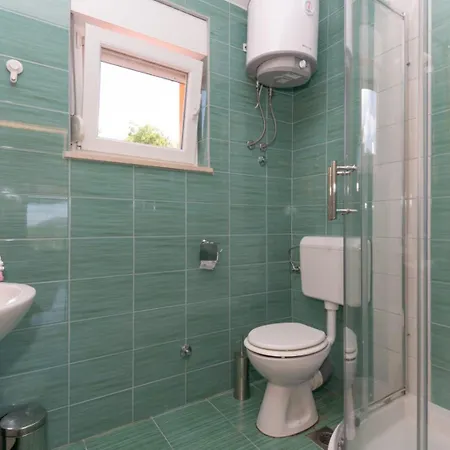 House With Pool Sestanovac *
