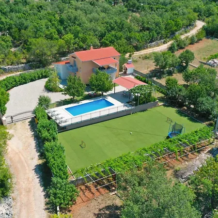 Holiday home House With Pool Sestanovac Zezevica