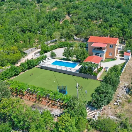 House With Pool Sestanovac * Zezevica